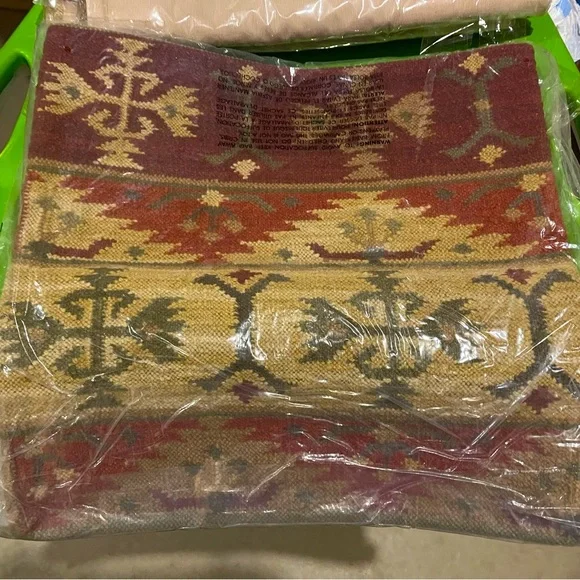 RARE! New Pottery Barn SW Tribal Kilim Pillow Cover, 18” #4 - Picture 1 of 7